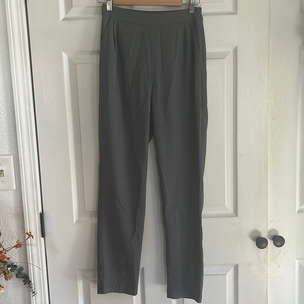 Lulus brand size S gray pants